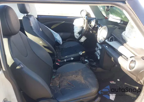 2008 Mini Cooper z USA, uszkodzony, nr VIN WMWMF33528TU66707